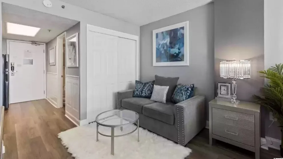 Exclusive Investments, LLC - Photo 13