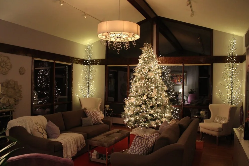 Chapel Hill Festive Decor by Brian H Murray Interior Design - Photo 3