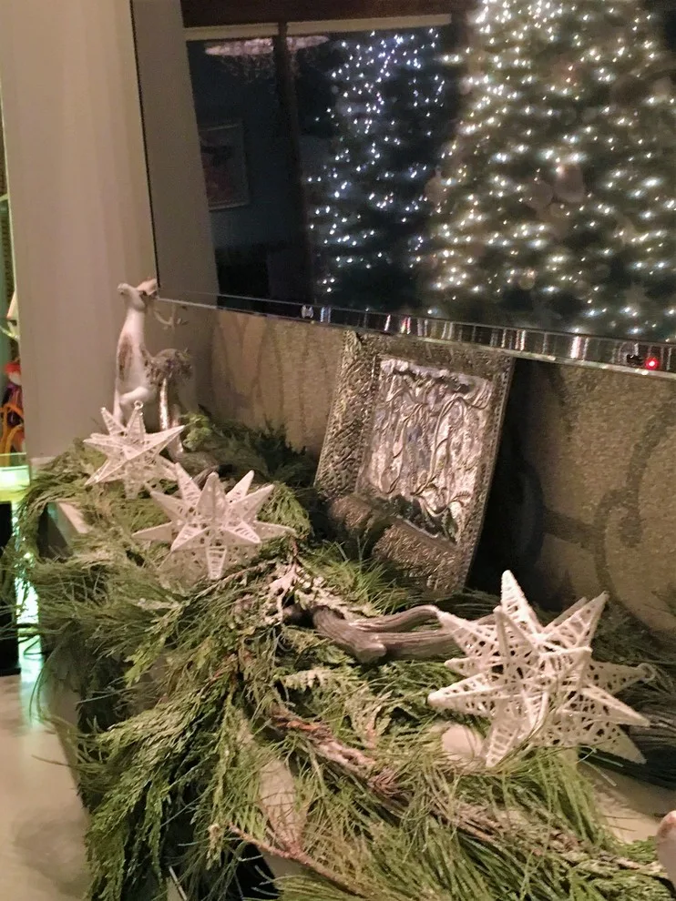 Chapel Hill Festive Decor by Brian H Murray Interior Design - Photo 4