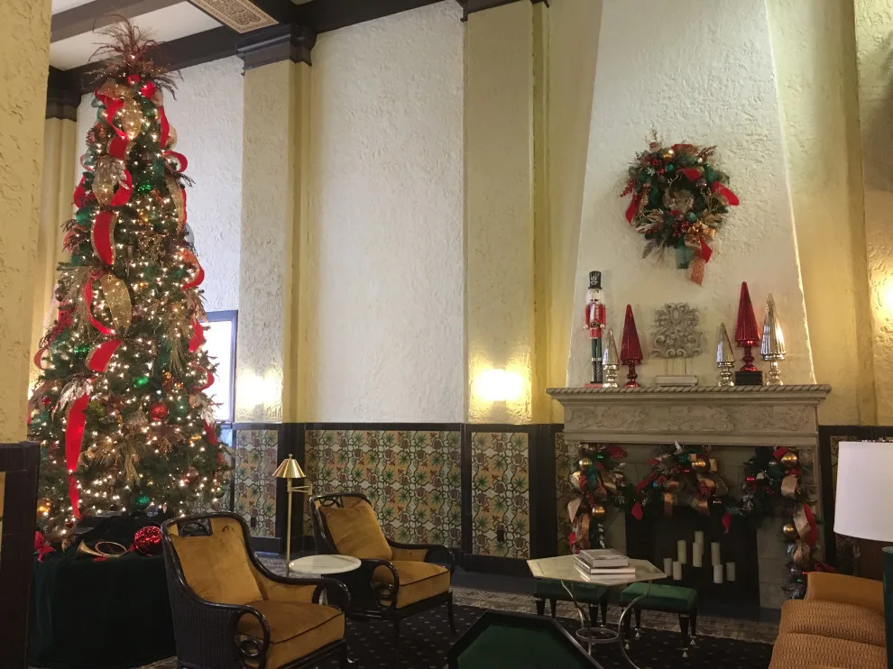 Holiday Decorations by Unique Ambiance LLC - Photo 11
