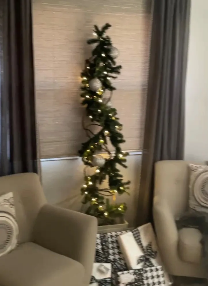 Festive Decoration for the Holidays by VanderHelm Interior Design - Photo 14