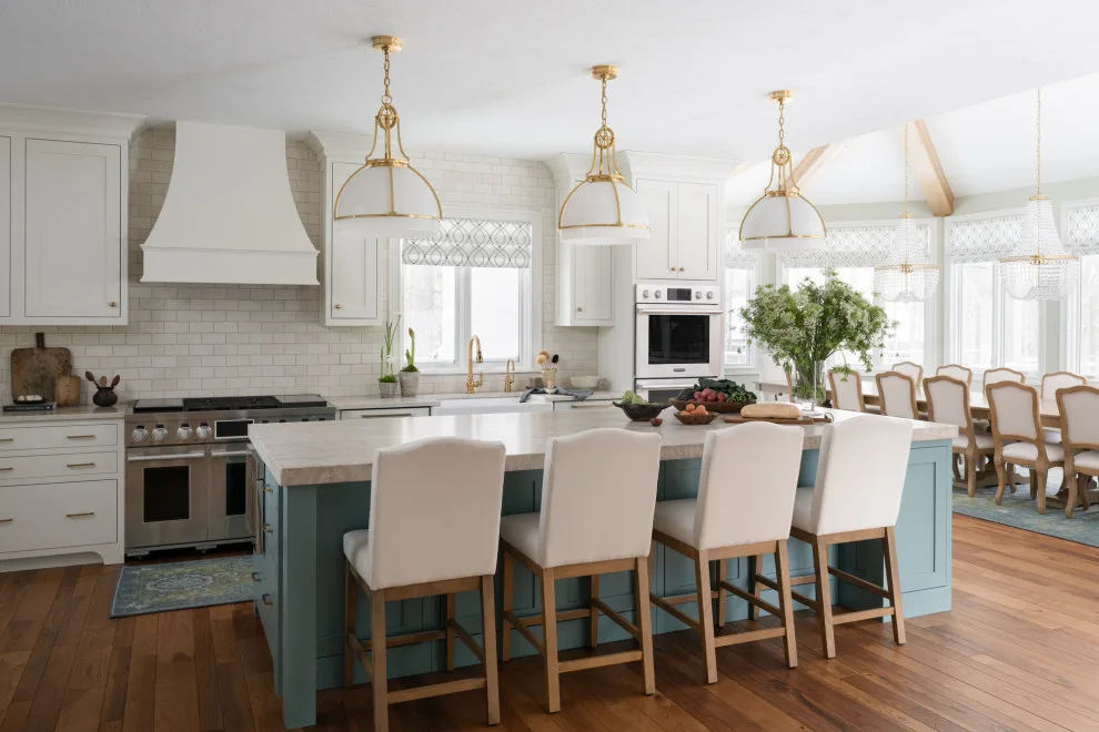 Timeless Kitchen by Catherine Marrano Interiors - Photo 9