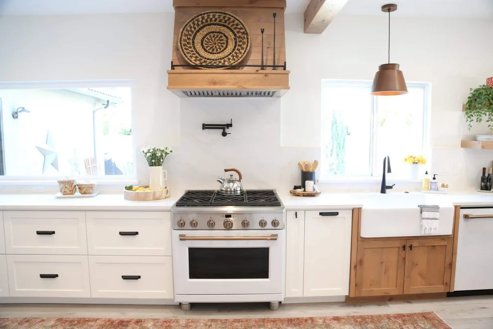 TIMeless CONTEMPORARY KITCHEN by Home Dot Designs - Photo 16