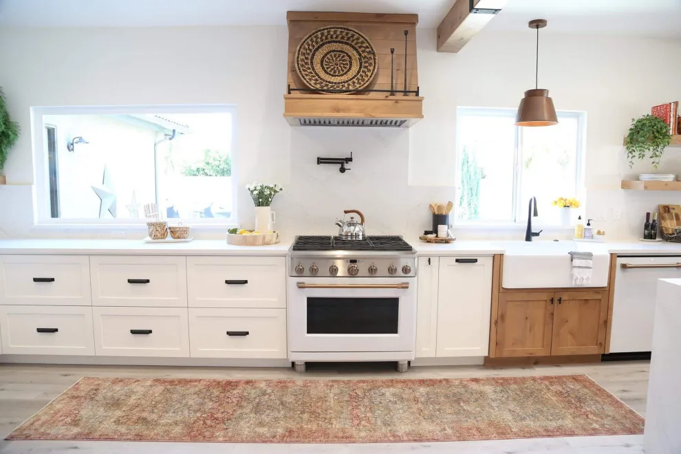 TIMeless CONTEMPORARY KITCHEN by Home Dot Designs - Photo 9