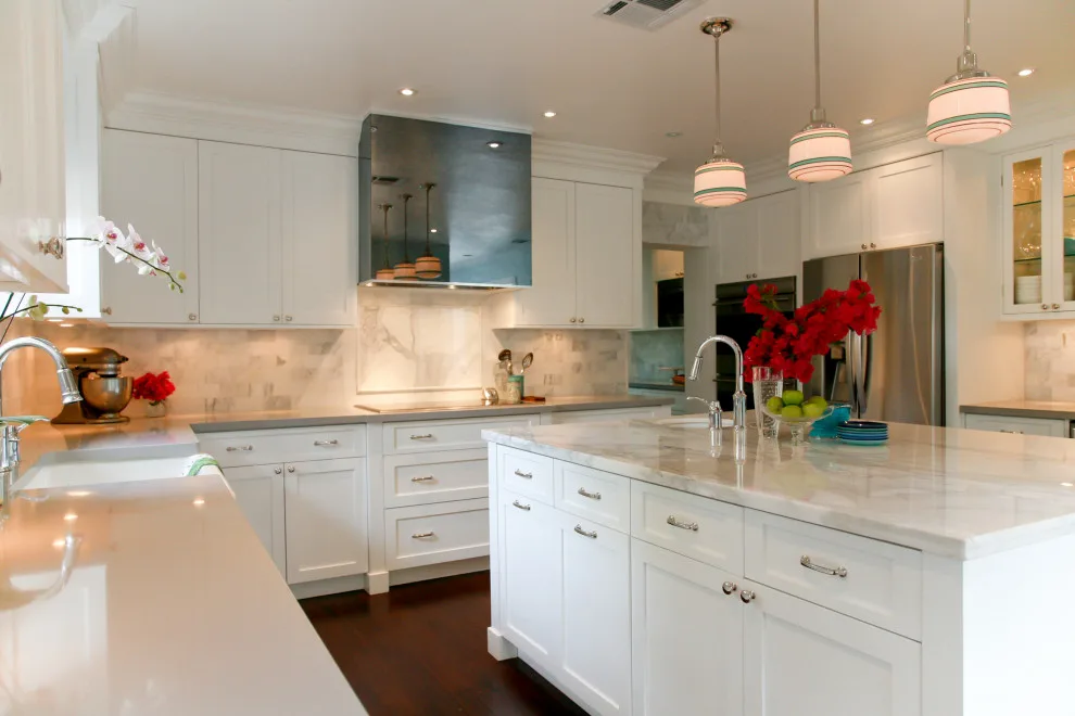 Sophisticated Modern Transitional Home by Errez Design Inc. - Photo 9