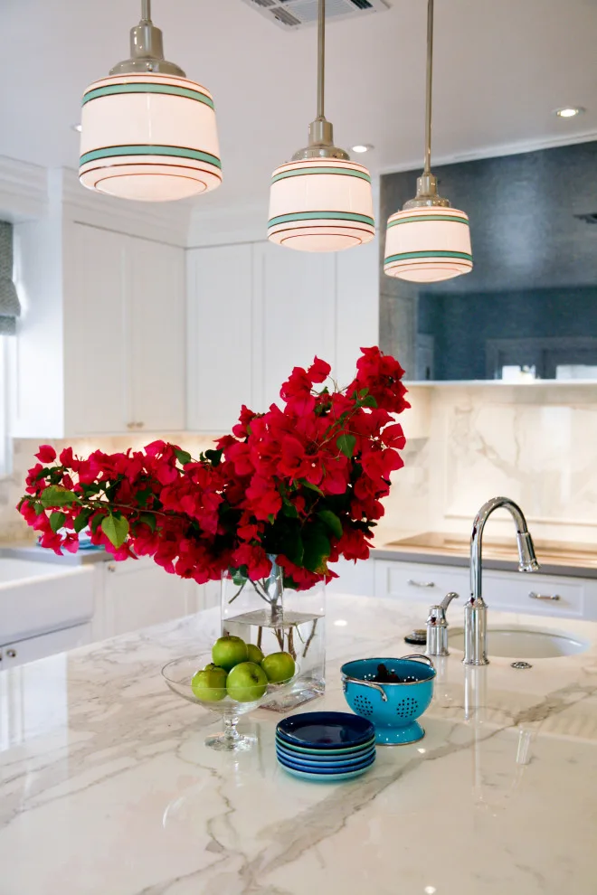 Sophisticated Modern Transitional Home by Errez Design Inc. - Photo 3