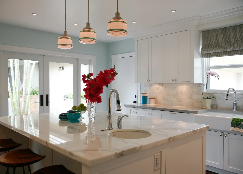 Sophisticated Modern Transitional Home by Errez Design Inc. - Photo 7