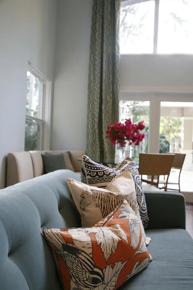 Sophisticated Modern Transitional Home by Errez Design Inc. - Photo 22