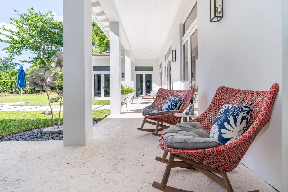 Modern Pinecrest by Vivian Macia Interiors LLC - Photo 8