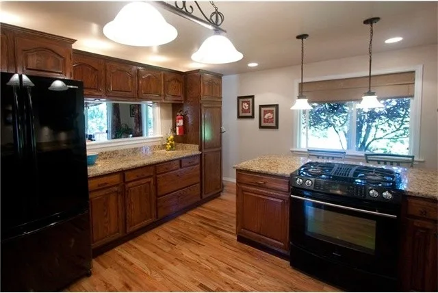 Lincoln Avenue by Peninsula Home Staging - Photo 2