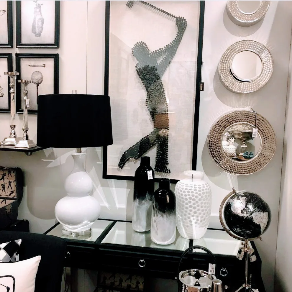 Exhibition Space by Melanie Leeds Design - Photo 13