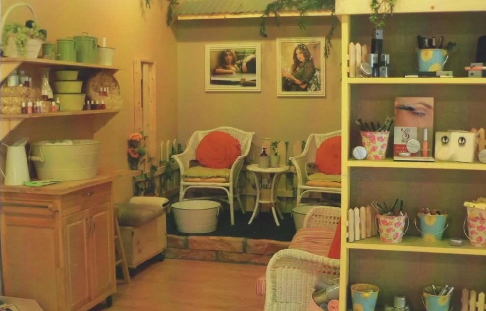 Nicole Décor & Design LLC - Photo 11