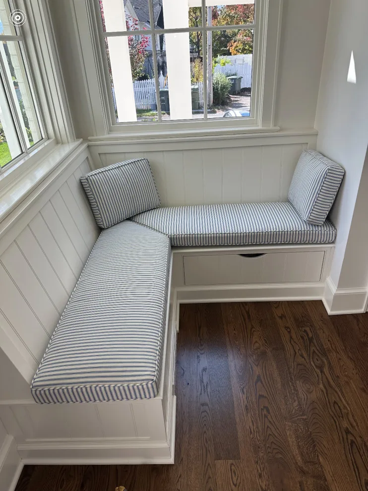 Rambling Interiors - Photo 2