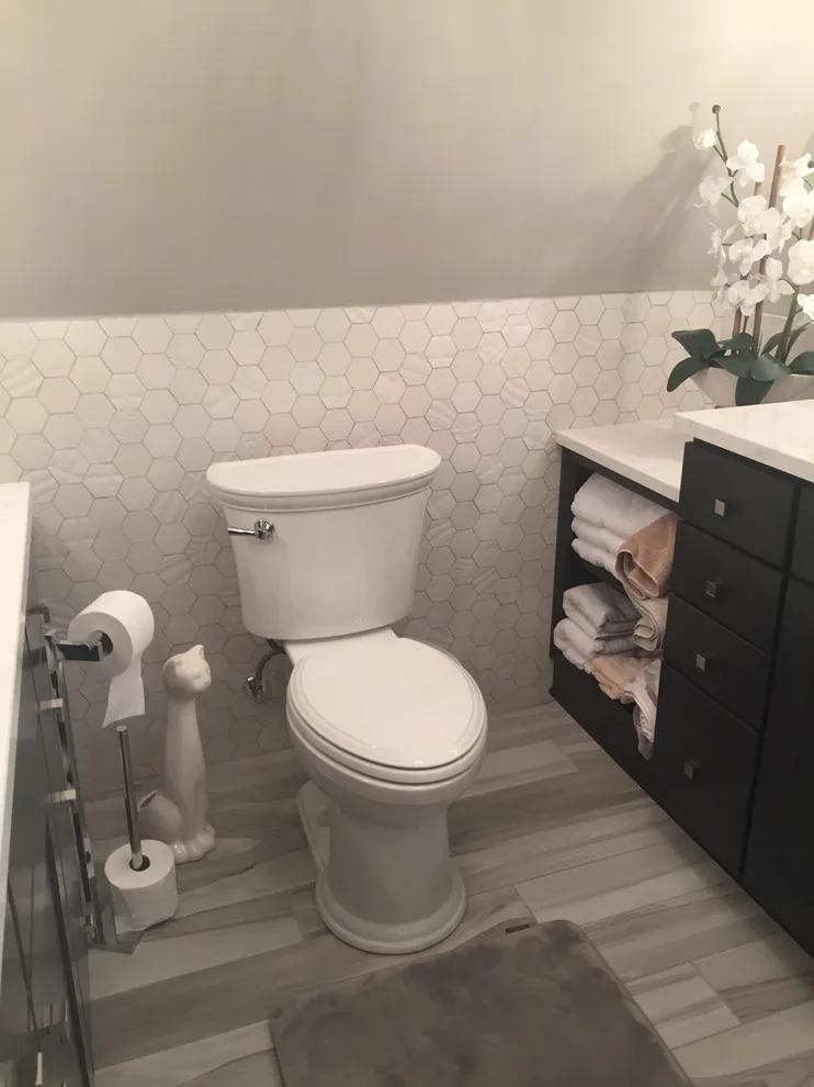 modern bathroom by Sylvie Del Duca Interior Designs Services - Photo 5