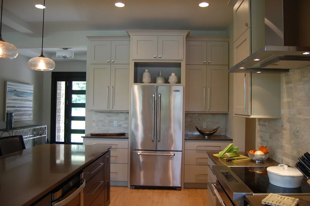 Modern Lakeside Residence by Gallery Interiors And Rockford Kitchen Design - Photo 13