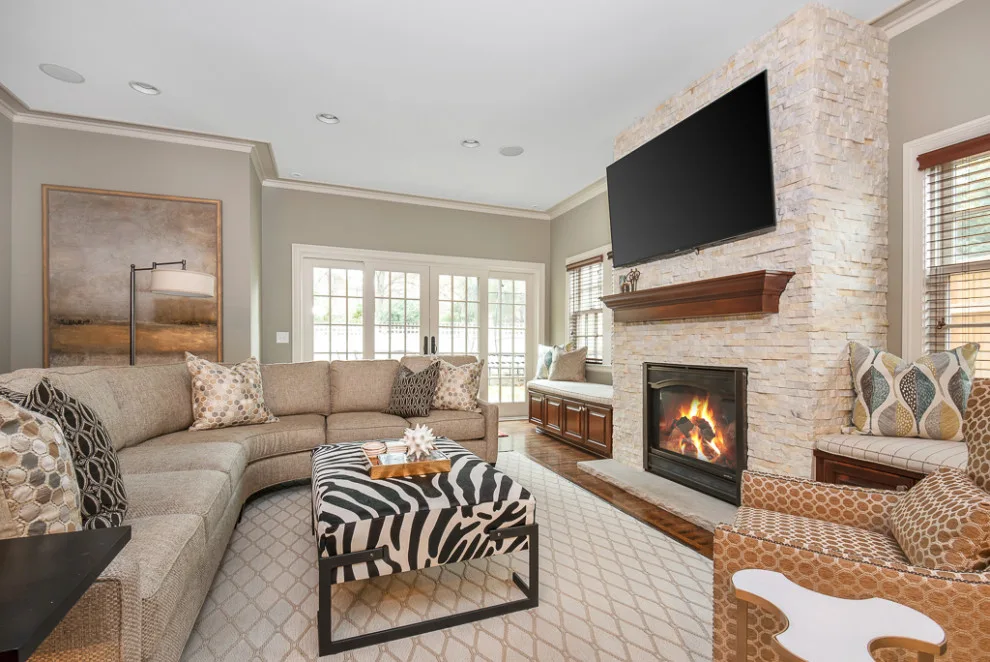 Country Club Residence by Timothy Briscoe Interiors - Photo 2