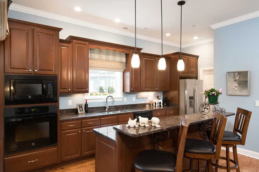 Comfortable and Cozy in Ooltewah by Maxwell House Interiors Virginia Warren - Photo 4