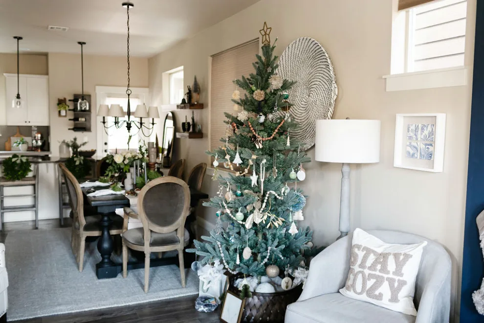 Warm Festive Decor by Cozy In Love Spaces - Photo 42