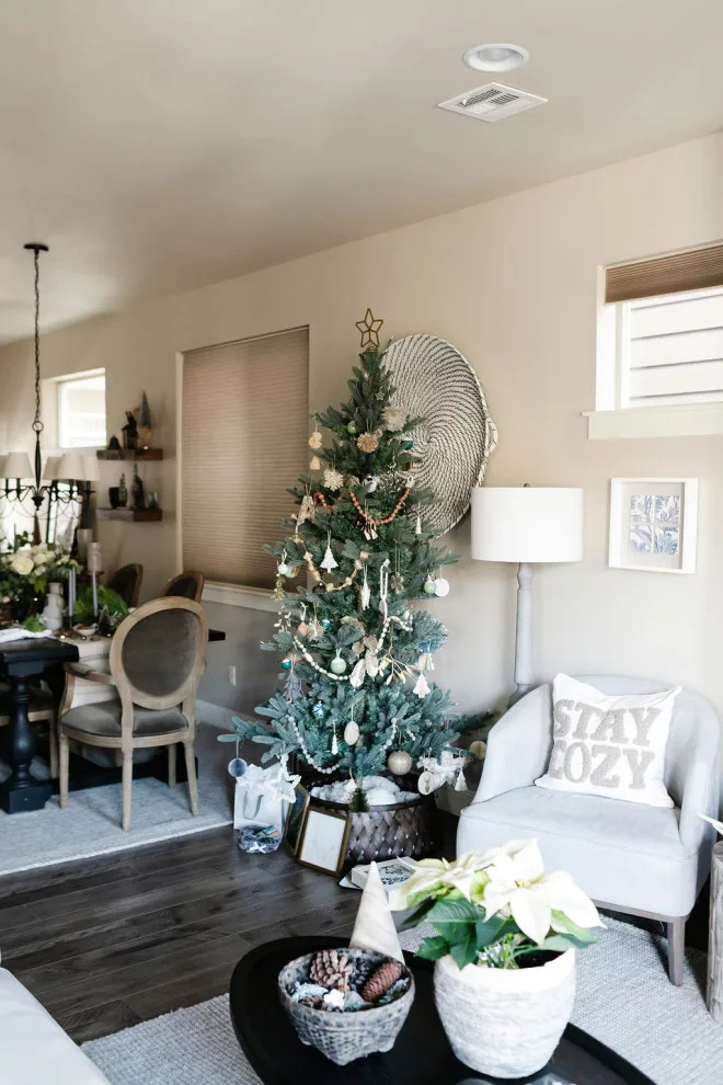 Warm Festive Decor by Cozy In Love Spaces - Photo 31