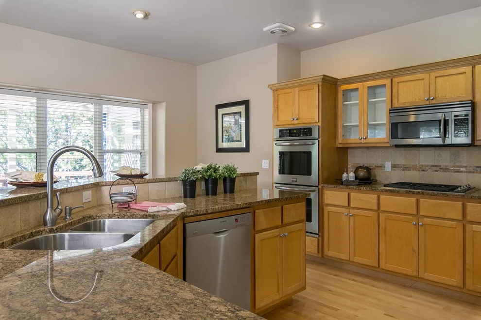 Crane Creek Transitional Setup by Sarah Waddell, Pomeroy House Interiors - Photo 6