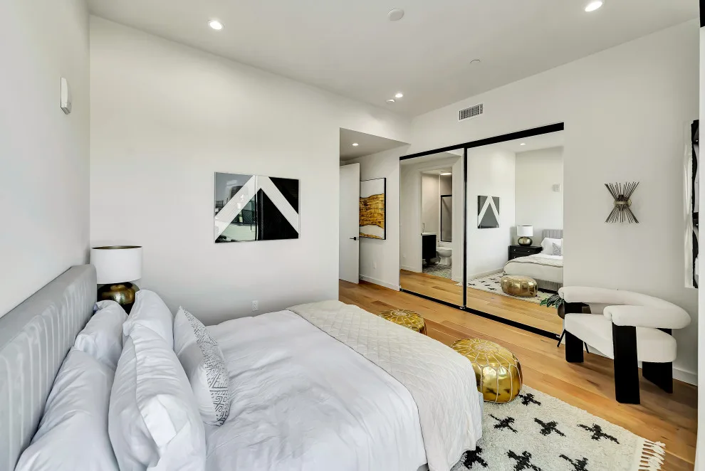 Contemporary Moroccan Loft by WE Home Staging Inc. - Photo 36