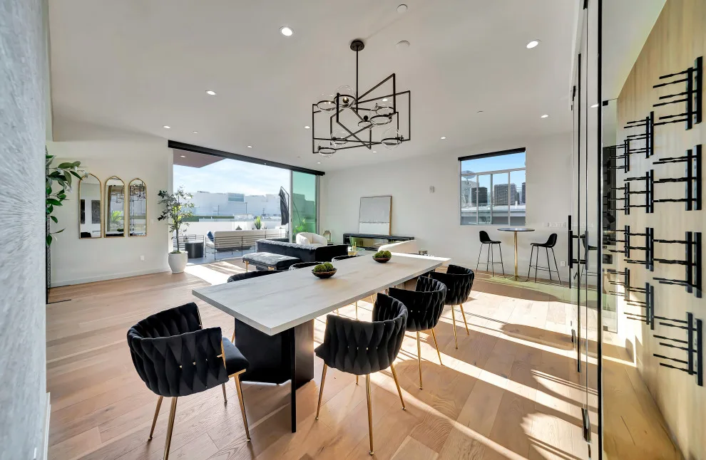 Contemporary Moroccan Loft by WE Home Staging Inc. - Photo 28