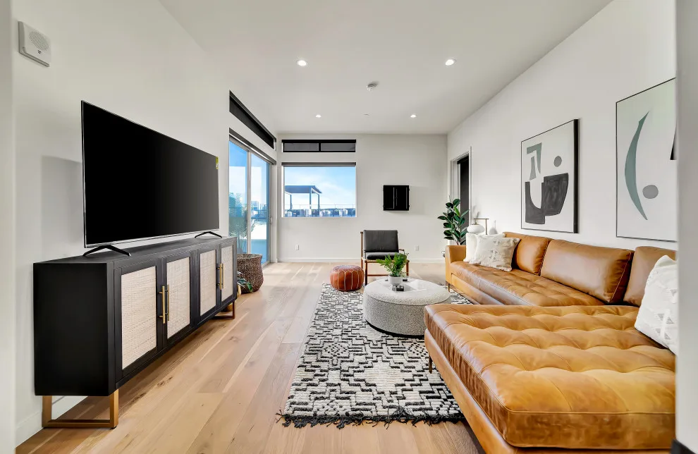 Contemporary Moroccan Loft by WE Home Staging Inc. - Photo 16
