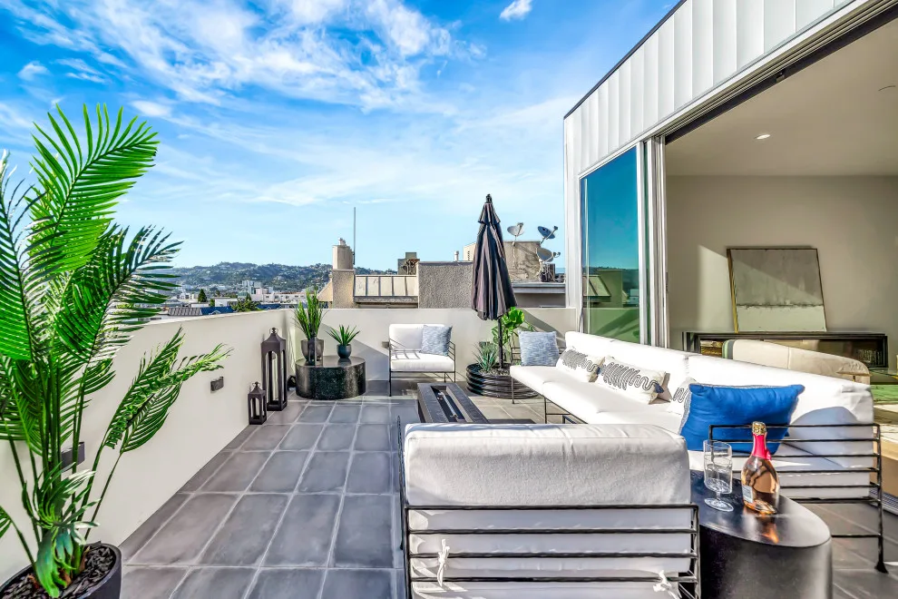 Contemporary Moroccan Loft by WE Home Staging Inc. - Photo 10