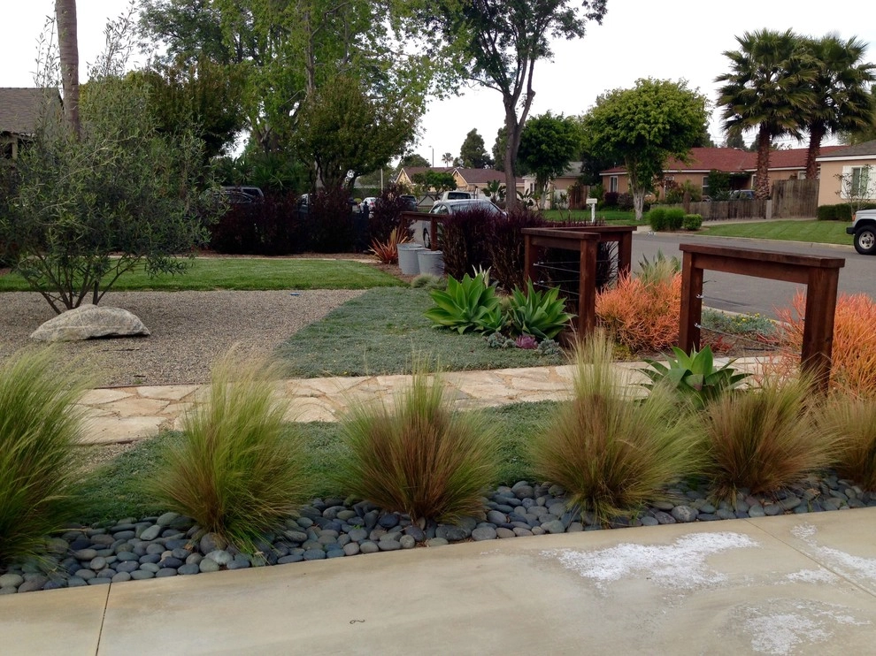 Sustainable Costa Mesa by Camille Beehler Landscape Design - Photo 3