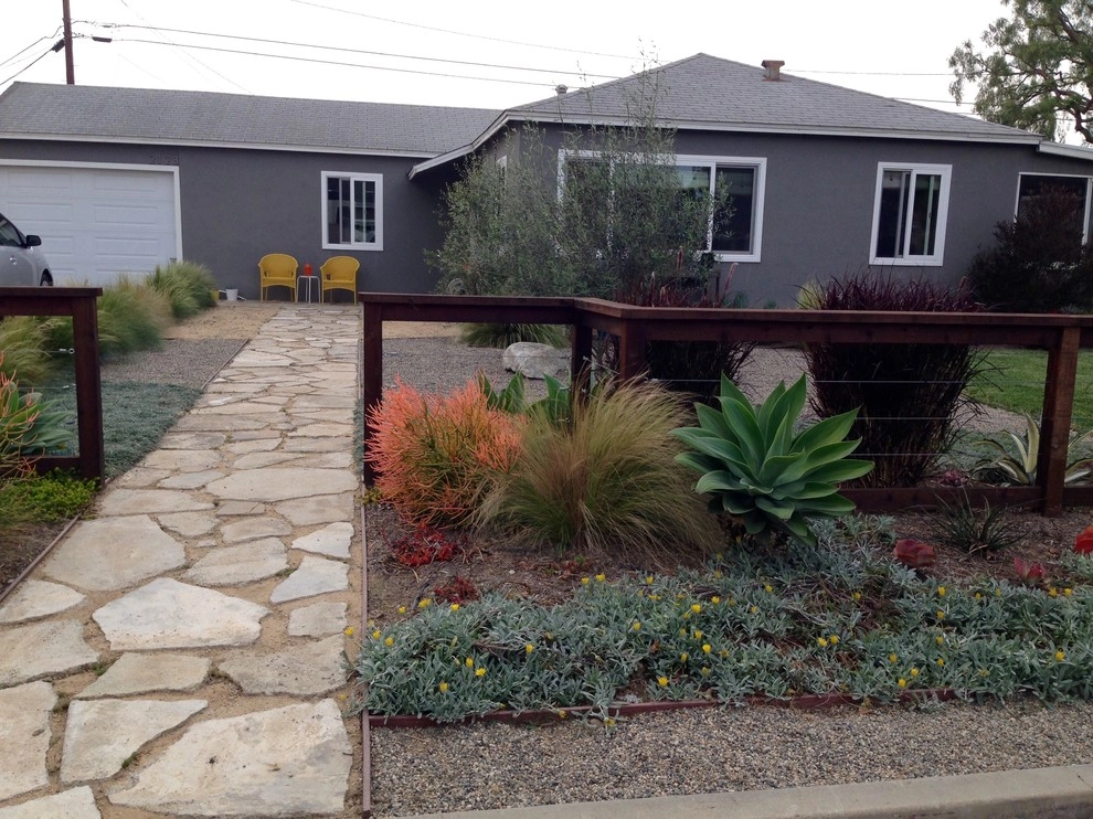 Sustainable Costa Mesa by Camille Beehler Landscape Design - Photo 4