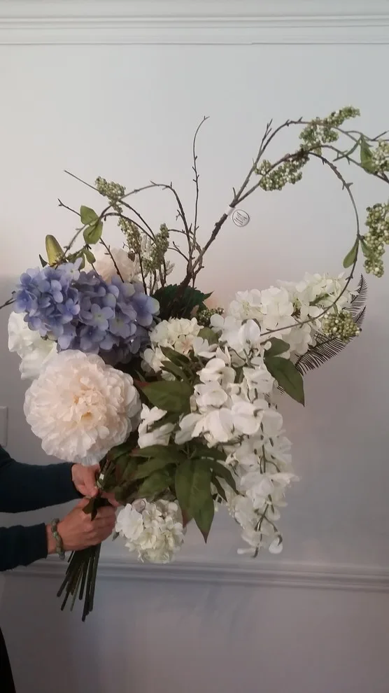 Bespoke Floral Arrangements by Contemporary LUX - Photo 3