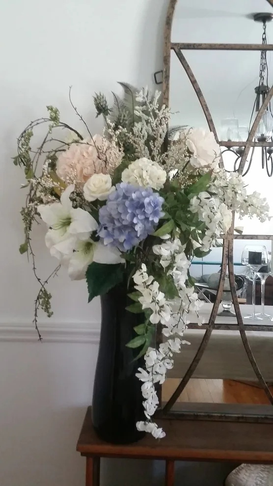 Bespoke Floral Arrangements by Contemporary LUX - Photo 2