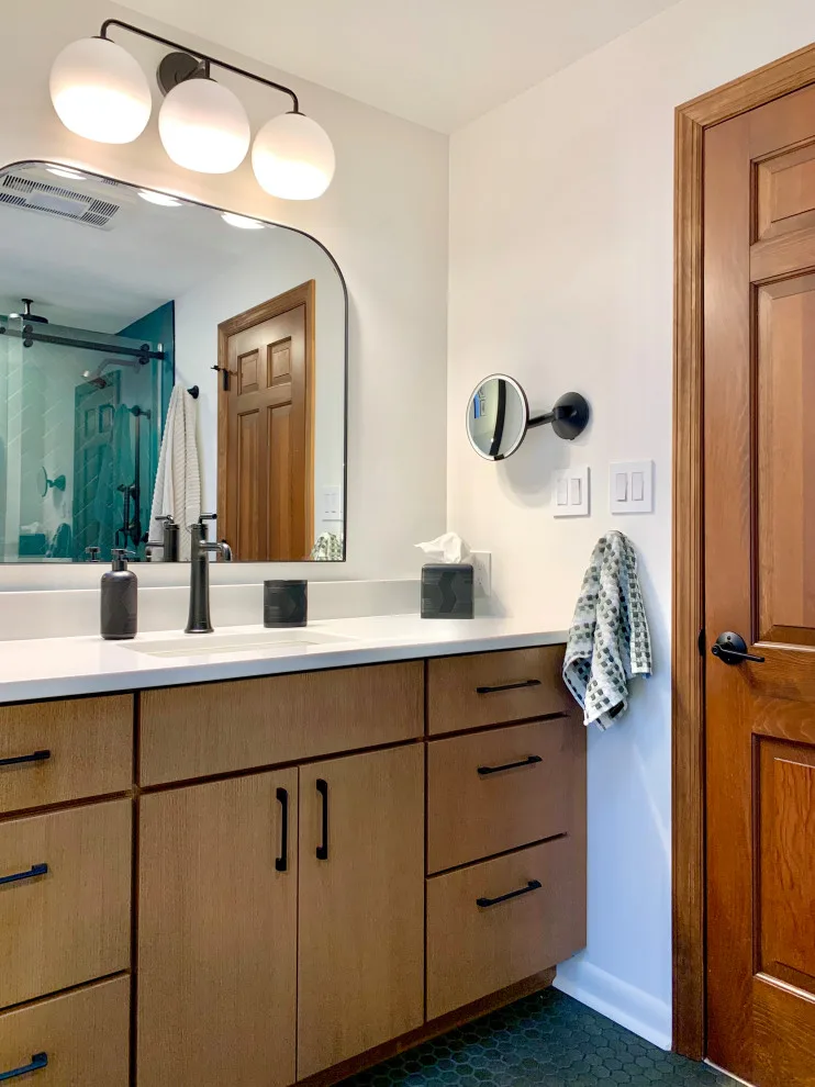 Vibrant and Inviting Hall Bathroom by DesignFive, LLC - Steve Shorthouse - Photo 9