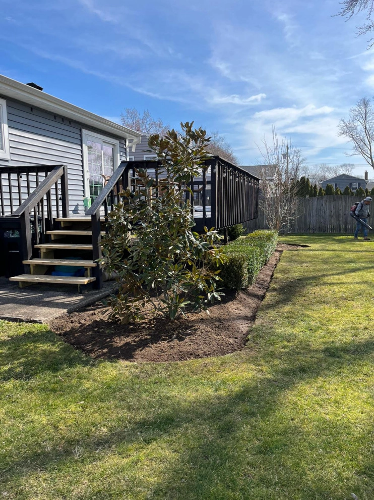 Mendoza Landscaping and Lawn Service by Mendoza Landscaping And Lawn Sercice LLC - Photo 2