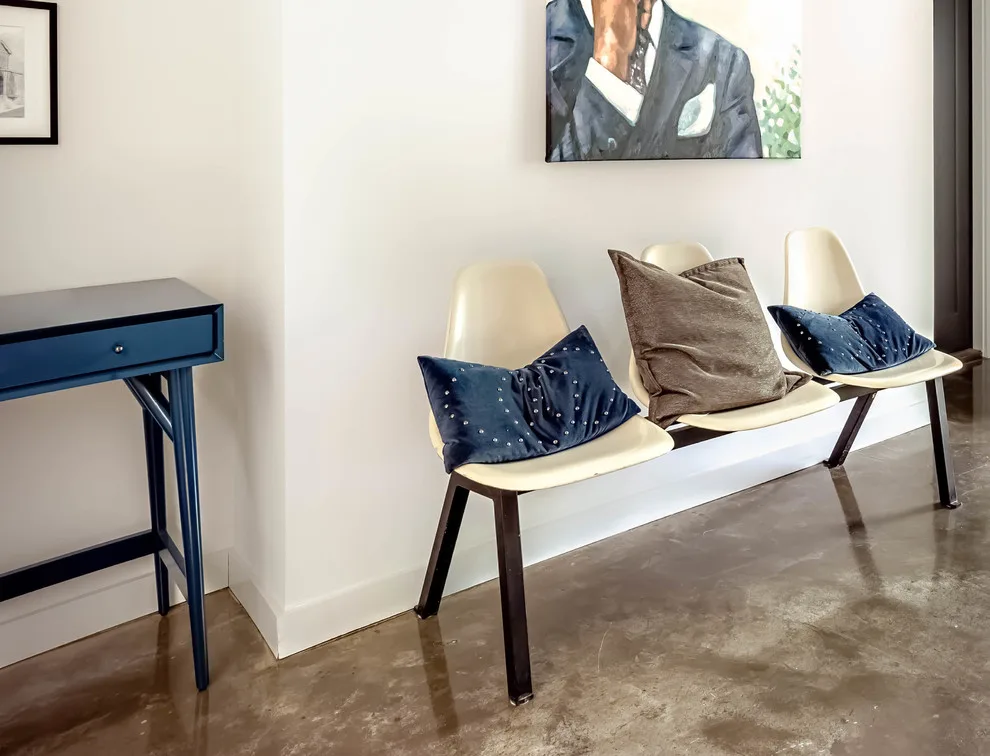 Small Hollywood by Marcelle Guilbeau Interior Design - Photo 10