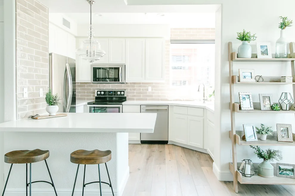 Urban Apartment by Elizabeth Louise Interiors - Photo 31