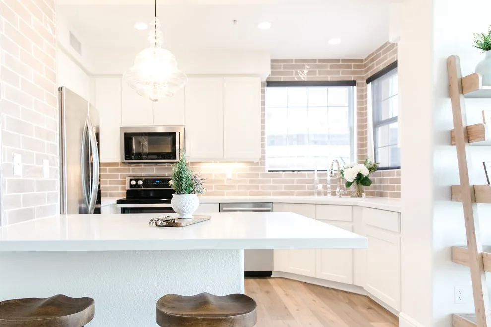 Urban Apartment by Elizabeth Louise Interiors - Photo 7