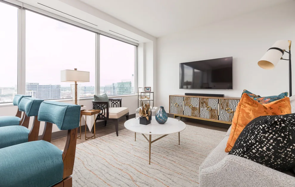 Urban KC Apartment by Cathy Dykman Acinger Design - Photo 2