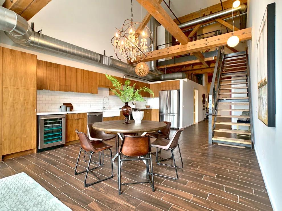 Urban Loft by Hyelee Design & Staging Avenue - Photo 5