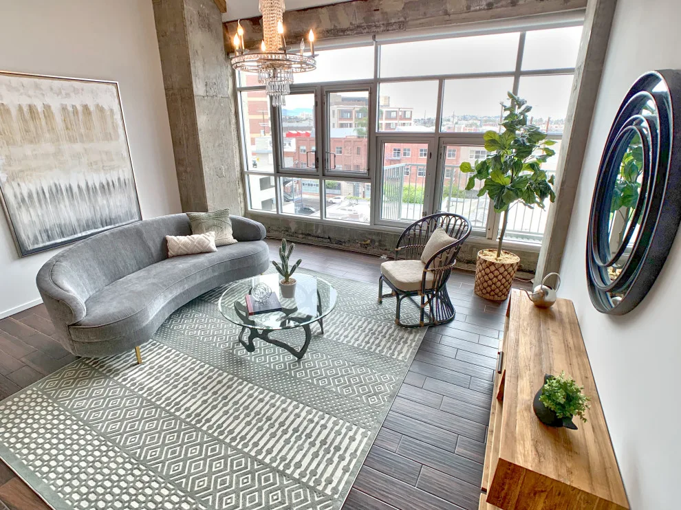 Urban Loft by Hyelee Design & Staging Avenue - Photo 6