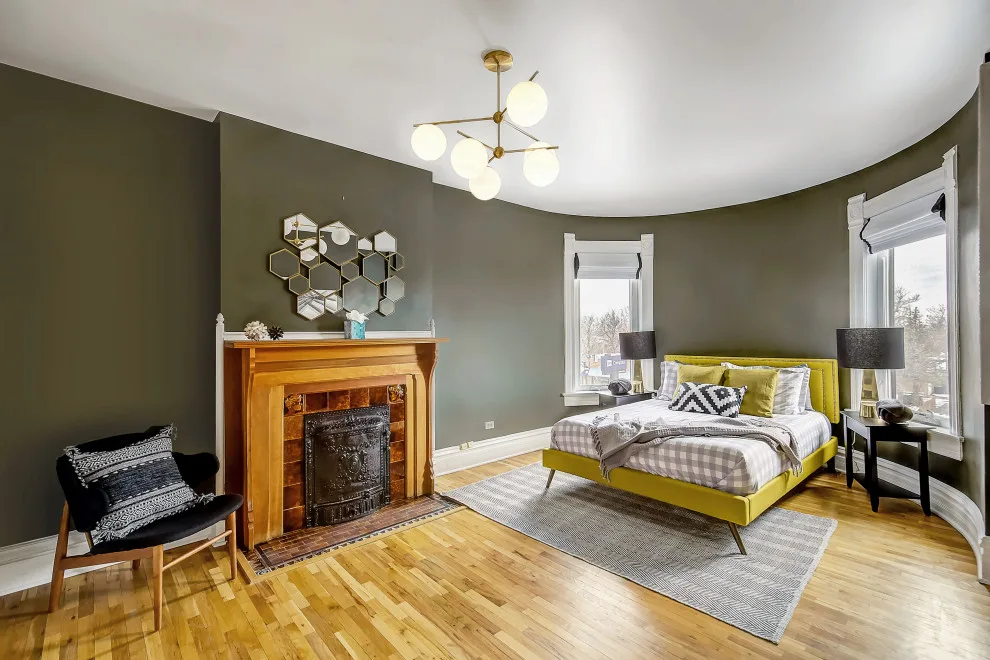 Diverse Victorian Residence by Errez Design Inc. - Photo 2