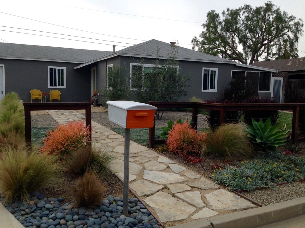 Sustainable Costa Mesa by Camille Beehler Landscape Design - Photo 2