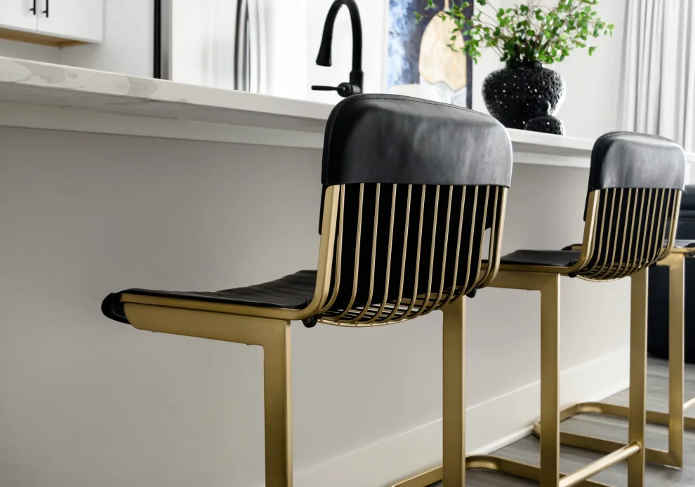 Chic Notre Dame Apartment by Flourish Interiors By Vanessa C Smith - Photo 8