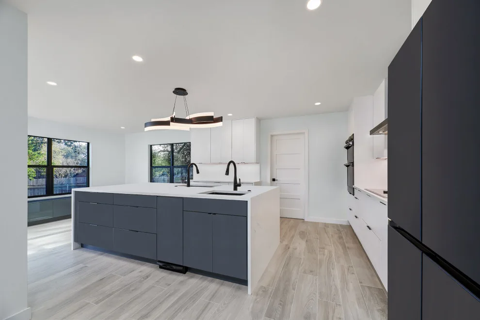 Elk Cliff Pass Residence Renovation by Mummeinteriors - Photo 4