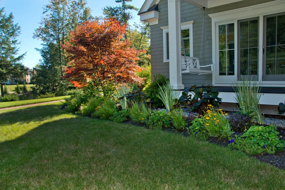 Classic Front Yard by Michael Therrien Landscaping, LLC - Photo 5
