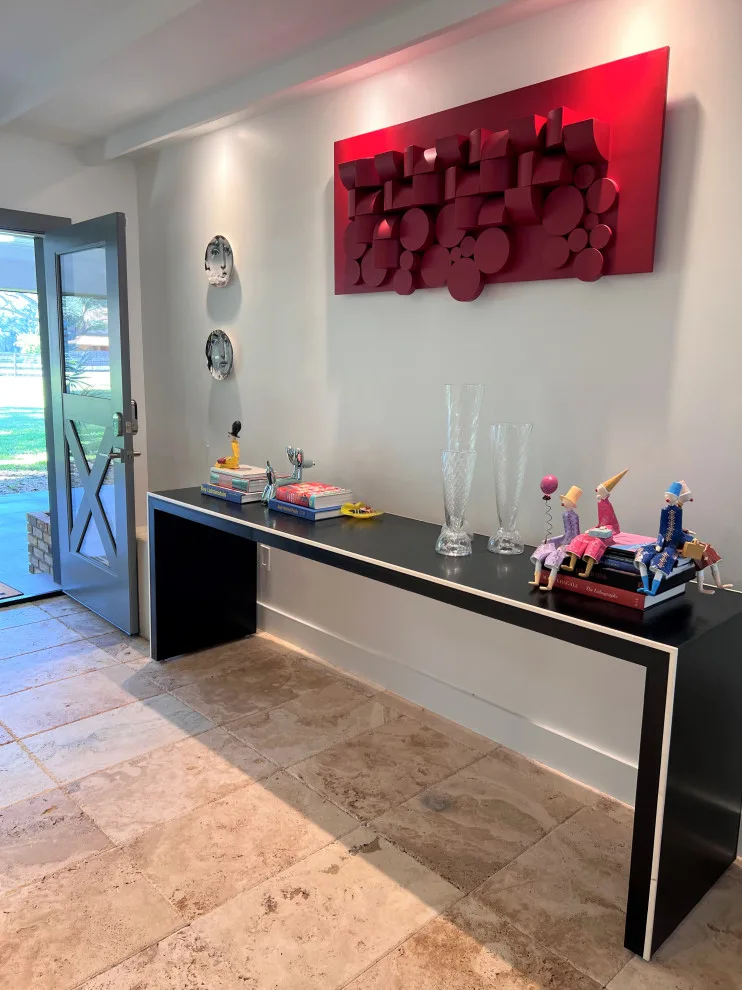 Entryway Transformation by Stage Of The Art - Photo 2