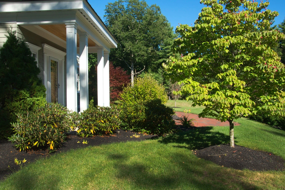 Classic Front Yard by Michael Therrien Landscaping, LLC - Photo 7
