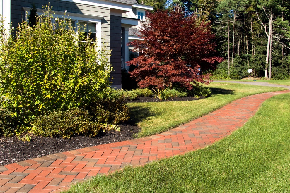 Classic Front Yard by Michael Therrien Landscaping, LLC - Photo 2