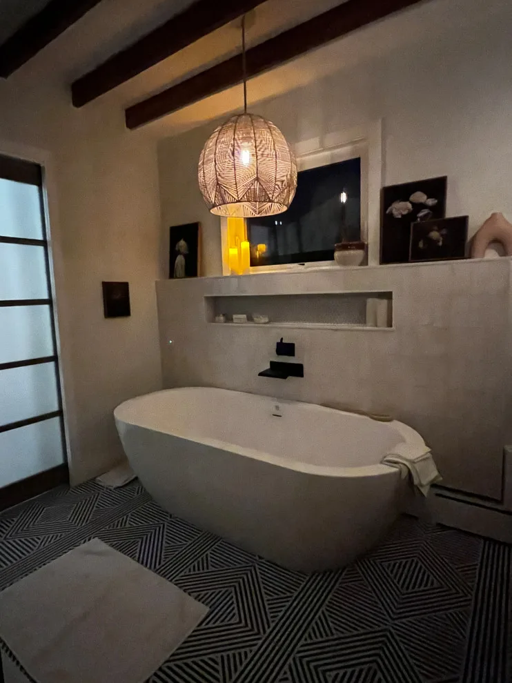 European Vintage Master Bathroom by Studio Katherine G - Photo 11