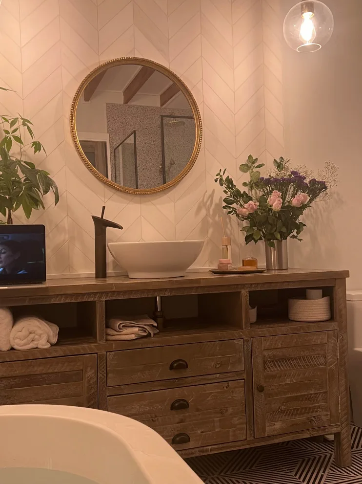 European Vintage Master Bathroom by Studio Katherine G - Photo 6